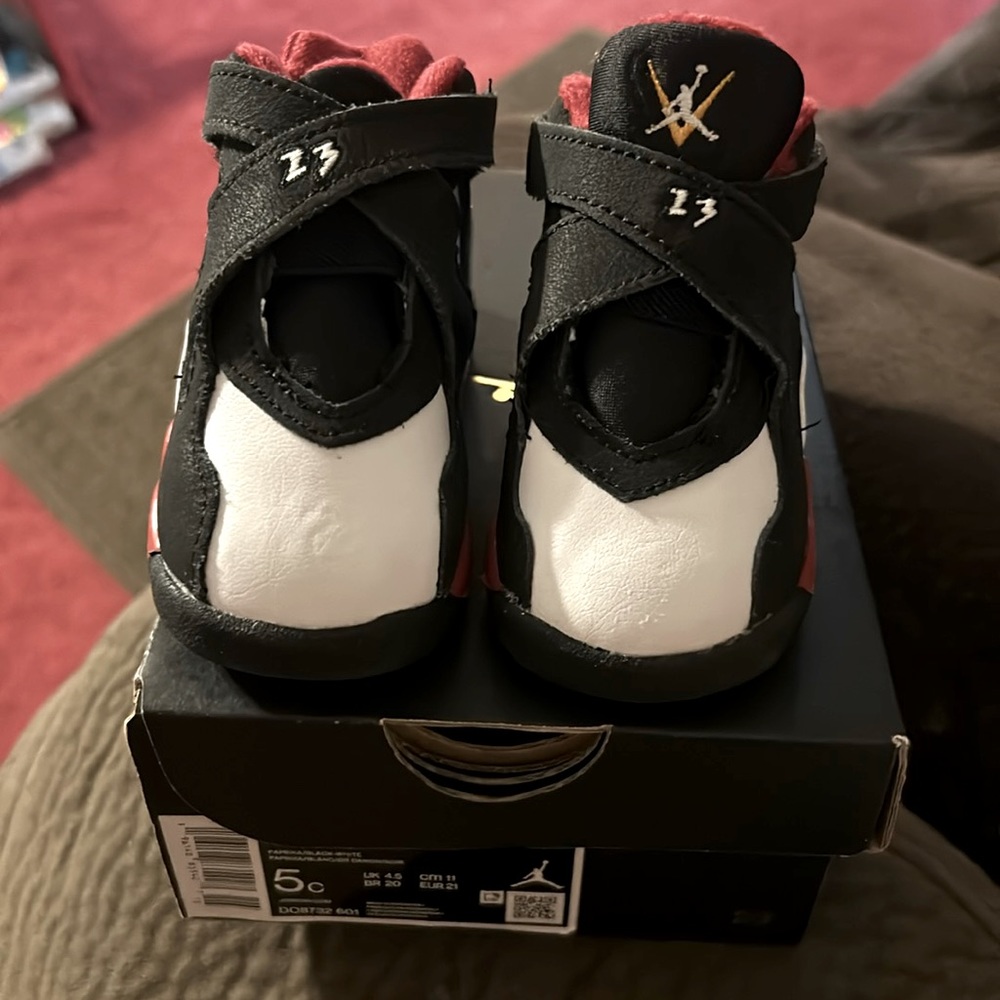 Jordan 8 Retro